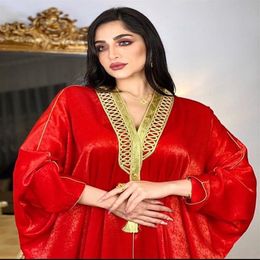 2021 Dernière incroyable robe de soirée dorée pour femme arabe Dubaï musulmane Turquie manches chauve-souris Robet glands Abaya longue femme musulmane Clot2535