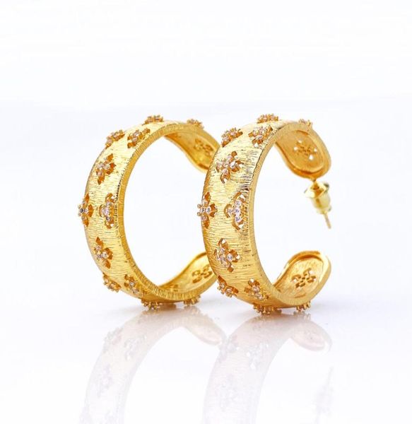 2021 Dernier design de conceptions dorées Hoop Earring Bring Bronze Fleurs Zircon Snowflake Drop Boucles d'oreilles Femme Bohemian Fashion Desi2447021