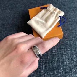 2021 nieuwste luxe sieraden heren- en damesmode zirkoon zilveren ring Festival gift256M