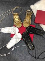 2021 Dernières nouvelles sandales tissées de corde en cuir de haute qualité Sandals de cross-cravate d'été Femme Noir Blanc Gold confortable Beach