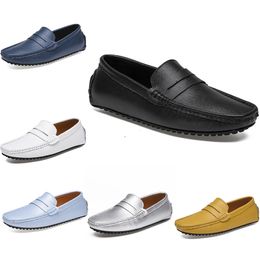 2021 Lederen Doudou Heren Casual Driving Shoes Soft Sole Fashion Black Navy White Blue Silver Yellow Grijze schoeisel All-match luie grensoverschrijdende 38-46 dertig acht