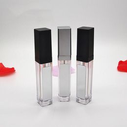 2021 LED lege lip glanzend buizen vierkante heldere lipgloss hervulbare flessen container plastic lipgloss make-up verpakking met spiegel en licht