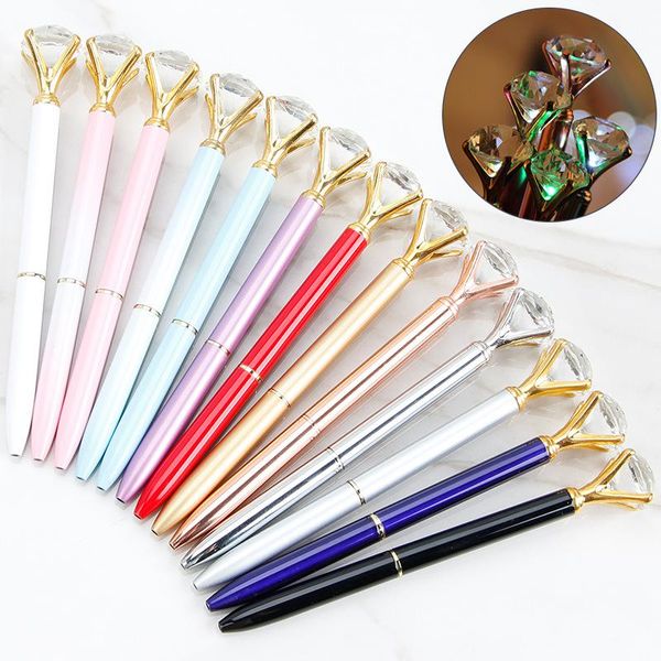 2021 LED Light Big Diamond Pen Creative NOUVEAU Design Super Crystal Light Stylos à bille en métal écriture papeterie bureau école étudiant cadeau