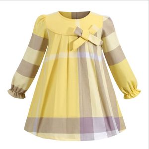 2021 Belle bébé filles marque robes de princesse printemps automne enfants robe à manches longues jolie fille coton jupes à carreaux enfants jupe 2-7 ans