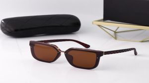 2021 Luxur Top Quality Classic Square Sunglasses Designer Brand Fashion Mens Womens Sun Glasses Lenses en verre métallique 05517120928