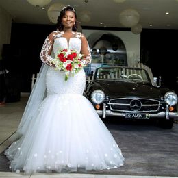 2021 Robes de mariée de sirène africaine de luxe à manches longues Appliques de dentelle Perles Perles Fleurs 3D Robes de mariée florales v de Novia257a