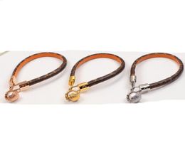 2021 Bracelet de luxe Bijoux Femmes Bracer de créateur en cuir Braceltes avec logo de marque d'or dessus
