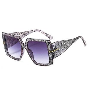 2021 occhiali da sole sfumati neri di marca di lusso per le donne occhiali da sole vintage quadrati Tom lettera occhiali da sole femminili occhiali UV400