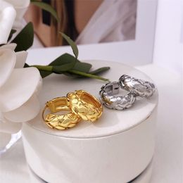 2021 bijoux de créateur de luxe boucles d'oreilles créoles pour femmes charme pépite d'or vintage cadeaux de fête de mariage argent oreilles sensibles femmes rh228s