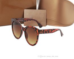 2021 Luxe Designer Lunettes de soleil Hommes Lunettes Outdoor Shades PC Frame Fashion UV400 Classic Lady Lunettes de soleil Miroirs pour femmes 3810