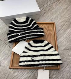 2021 Designers de luxe Chapeau en tricot pour hommes Banie Cap Bonnes Femmes HAUTES MATÉRIQUES SOILDES NE PASSE LES CHEAUX EXTÉRAVE