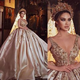 2021 Luxe Dubai robe de bal champagne robes de mariée col en V trou de serrure dentelle appliquée cristal perlé robes de mariée arabe sur mesure robes de mariée chapelle train