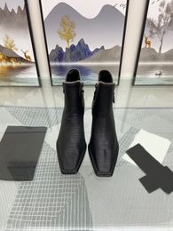 Bottes courtes à talons bas pour femmes, chaussures de luxe à tête carrée, design avec chaîne en métal, chaussures rétro décontractées, taille 34 à 40, 2021