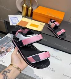 2021 Luxury Women039S Sandales Designer Chaussures décontractées Summer Summer Beach Dames Brand Flip Flop Plateforme de haute qualité Shoe0398718341
