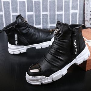 2021 Mannen Mode Casual Enkellaarzen Lente Herfst Flock Lederen Metalen Decoratie Rijlaarzen Hoge Top Hip Hop Schoenen H2