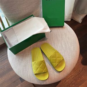 2022 hommes pantoufles été plat respirant maison mode plate-forme chaussures femmes pantoufles conception de luxe schistes sandales