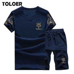 2021 Mannen T-shirt Casual Suits Zomer Fitness Solid Top Tee Shirt + Shorts Set Mens V Collar Nieuw 2 Stuk Korte trainingspak Ademend X0610
