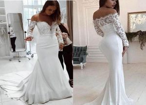 2021 Bescheiden nieuwe kanten Appliques Mermaid Wedding Jurken Off Shoulder Sheer Bateau Halslijn Zie door de knop terug goedkope bruids gow1991178