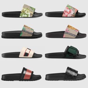 2021 Topkwaliteit Floral Slipper Designer Schoenen Dames Mannen Blossom Mix 100 Modellen Bloem Dieren Slide Zomer Mode Breed Platte Slippery Gestreepte Strand Sandalen