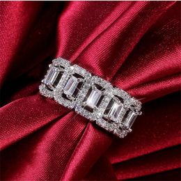 2021 Nouvelle arrivée bijoux luxueux étincelants 925 STERLING Silver Princess Cut White Topaz CZ Diamond Gemstones Women Wedding Band Ring Gift