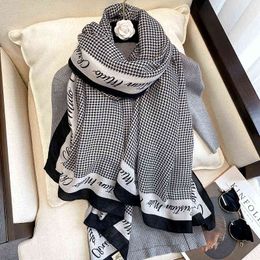 2021 Nieuwe Herfst Winter Dames Sjaal Strand Sjaal Katoen Dame Mode Sjaals Bandana Pashmina Wrap Hijab Muffler Y1108