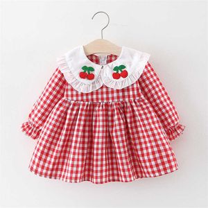 2021 Nouvelle robe de bébé fille enfants robe de motif de treillis robe de fête d'anniversaire enfant printemps automne super mignon vêtements 0 1 2 3 ans Q0716
