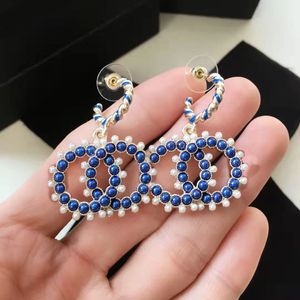 2021 nieuwe blauwe kralen Charm oorbellen aretes dames mode kleur letters designer oorbel van hoge kwaliteit met doos