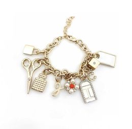 2021 Nouvelle marque Fashion Top Qualité Bijoux pour femmes Bracelet à breloques Chaîne épaisse Ciseaux à gouttes Bouteille de parfum Serrure Charm Design 3809589