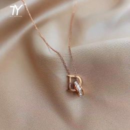 Collier court classique en acier titane avec pendentif lettre D en Zircon pour femme, chaîne de clavicule à la mode pour fille, bijoux de cou Sexy, nouvelle collection 2021