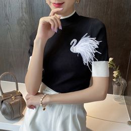Nouveau design femmes col montant à manches courtes tricoté taille mince cygne patchwork plume perles conception tricots chandail t-shirts SMLXL