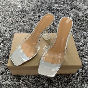 2021 Nieuwe Designer PVC Transparante Slippers Dames Perspex Hoge Hakken Zomer Party Dames Clear Band Crystal Shoes Plus Size SGWKXBHGDKHS
