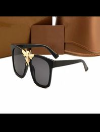 2021 Nouveaux lunettes de soleil de marque Lunettes de marque Parasol extérieur PC Cadre Mode Classique Dames Luxe 0239 Lunettes de soleil Shade Mirror WOM5179923