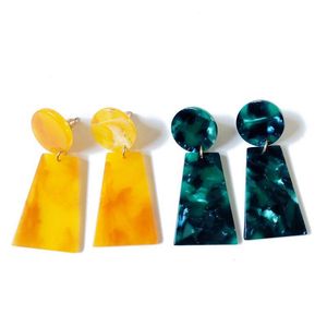 Nouvelle boucle d'oreille élégante en résine géométrique jaune vert, couleur douce, jolie boucle d'oreille pour femmes, vente en gros