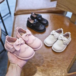 2021 nieuwe mode kinderen lederen schoenen baby meisje casual zachte bodem peuter boog prinses x0703