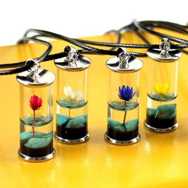 2021 Nouveau mode verre ing bouteille pendentif résine à la main sec lotus temps dérive bouteille pendentif lumineux collier pour femmes G220310