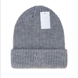 2021 Nova França moda gorros chapéus gorro de inverno gorro de lã de malha mais boné de veludo crânios mais grosso máscara franja bonés homem w227b