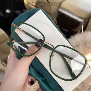 2021 Nouveau cadre clair lrrégulaire pour les femmes Vintage anti-bleu bloquant des lunettes de mode Men de mode Optical Optical HEPPORSES W220813 314Y