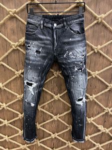 2021 Nouveaux hommes Jeans trou bleu clair gris foncé Italie marque homme pantalon long pantalon streetwear denim slim slim motard droit jean pour femme D2 qualité supérieure 28-40 taille DSQ