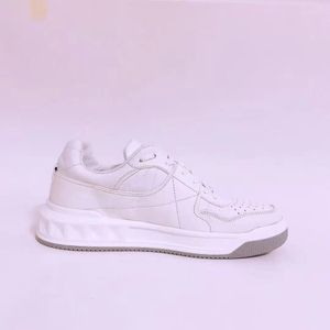 2021 nouvelle paire de chaussures de sport lettre plate bande élastique