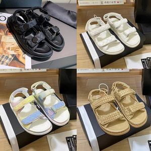 Designer damessandalen Kristalkalfsleren pantoffels Gewatteerde platformdia's Dad Slipper Summer Beach Sandal