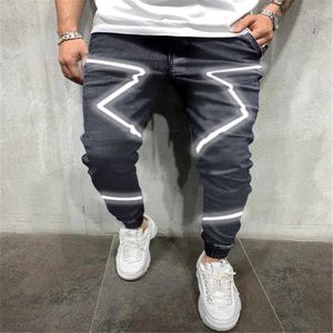 2021 nouveaux jeans pour hommes de printemps et d'été personnalité hip-hop réfléchissant Europe et États-Unis pantalons de grande rue grande taille X0621
