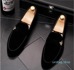 2021 New Style Mature Men Men Dress Chaussures de mariage Fashion Casual Office Shoes 546 Style Footwear Slip on Flat Driving Boat Chaussures BM98