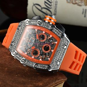 2021 New Watch Men's Leisure Diamond Watches Gold Steel Case Silicone Quartz Wristwatch Strap Male Relogie Masculino267J