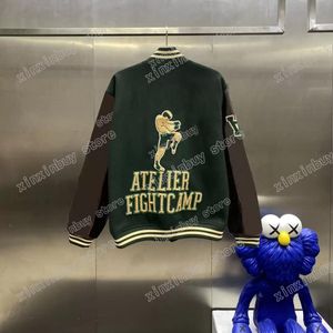 22SS Mannen Damesontwerpers Jassen Lederen Mouwen Fight Camp Handdoek Borduurwerk Jas Doek Jacquard Stof Man Mode Streetwear Green Brown S-XL