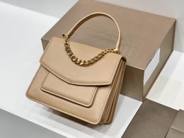 2021 nouveau marché des concepteurs de sacs à bandoulière pour femmes matériel de tissu exquis détails parfaits mode de corde unique espace intérieur classique doux et confortable 5 couleurs