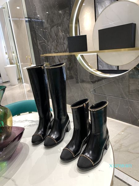 2021 nouvelles bottes de créateurs chaussures pour femmes à la mode mode chaîne en métal décoration daim de vachette et taille confortable pour 35-41
