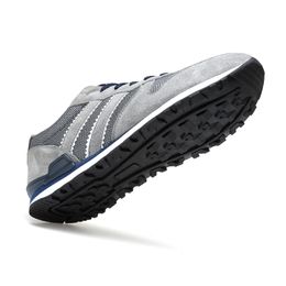 2021 Nouveaux Hommes Femmes Entraîneur Sport Chaussures De Course À La Mode Mesh Printemps Et Été Blanc Balck Gris Chaussure De Voyage Fiess Baskets Code: 34-88176