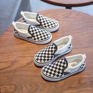 2021 Nieuwste Unisex Slip-on Children Canvas Schoenen Zomer Winter Plus Fluwelen voor jongens en meisjes Koreaanse Babyfamilie Mooie Schoenen G1025