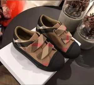 2021 NEWkid run chaussure plaid designer bébé fille tennis formateurs enfants école gym baskets garçon noir chaussures en cuir football formateur adolescent enfants envoyer avec boîte