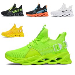 2021 Niet-merk mannen vrouwen lopende schoenen mes ademend schoen triple zwart wit meer groen volt oranje geel heren trainers outdoor sport sneakers maat 39-46